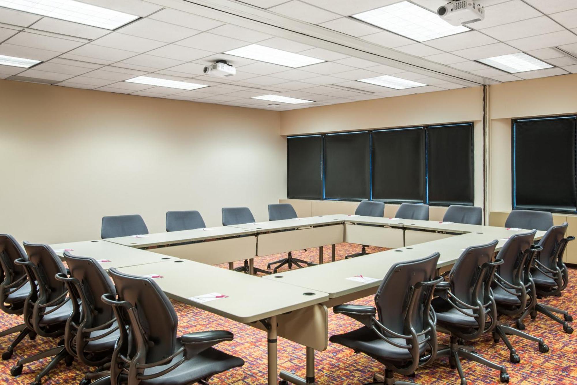Crowne Plaza Princeton - Conference Center By Ihg Exterior photo