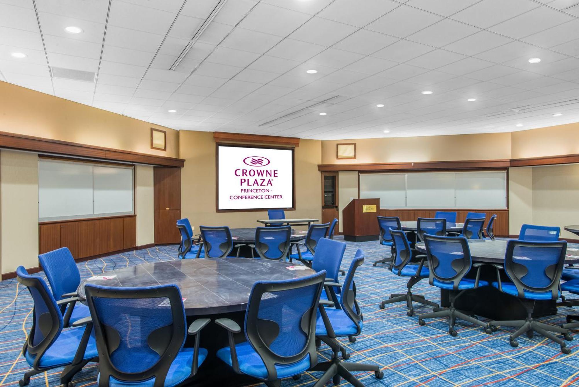 Crowne Plaza Princeton - Conference Center By Ihg Exterior photo