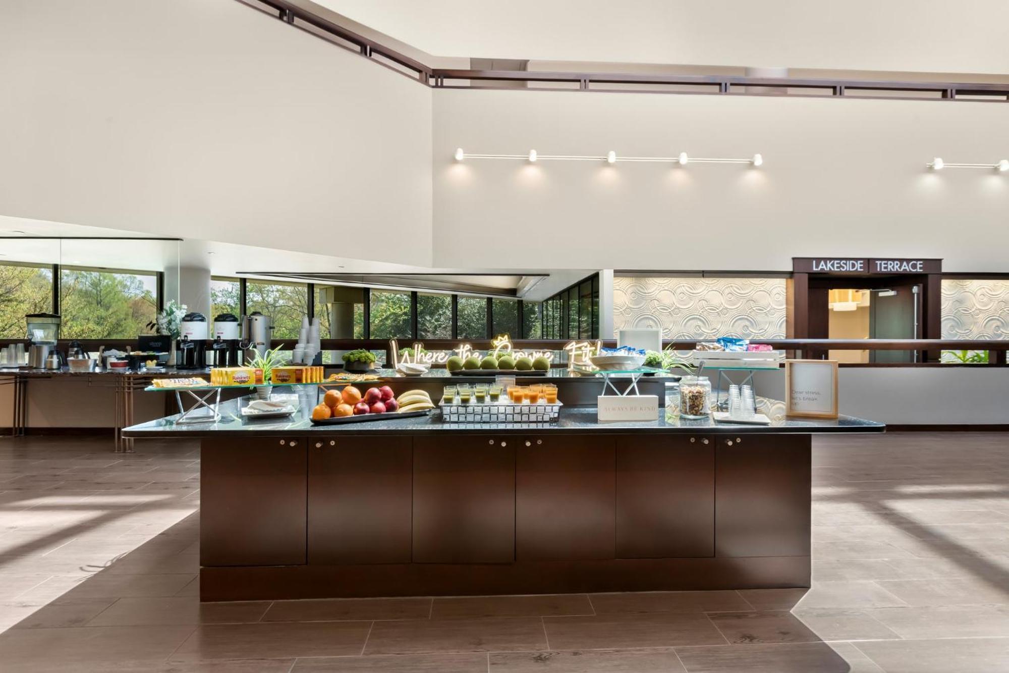 Crowne Plaza Princeton - Conference Center By Ihg Exterior photo