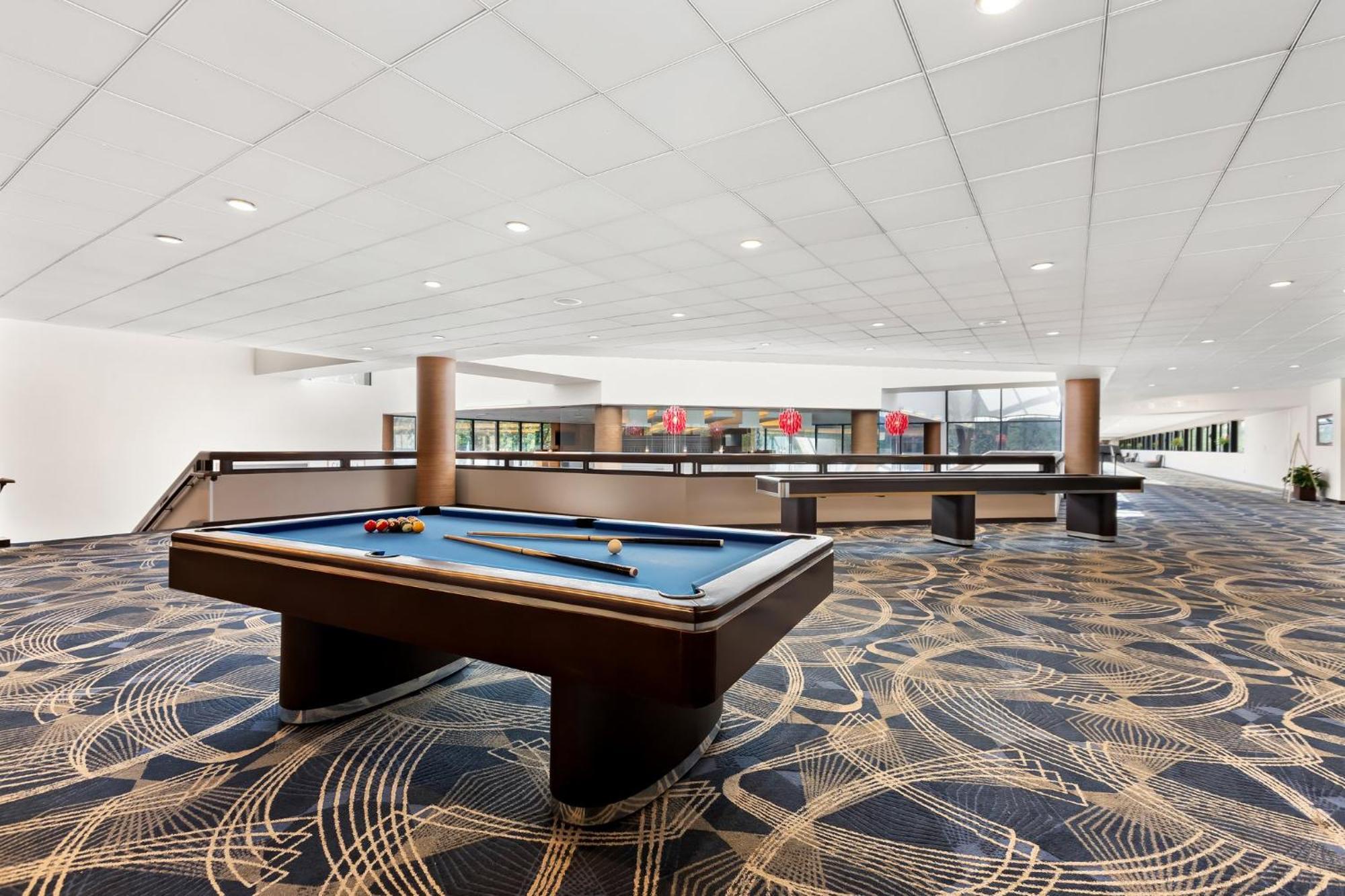 Crowne Plaza Princeton - Conference Center By Ihg Exterior photo
